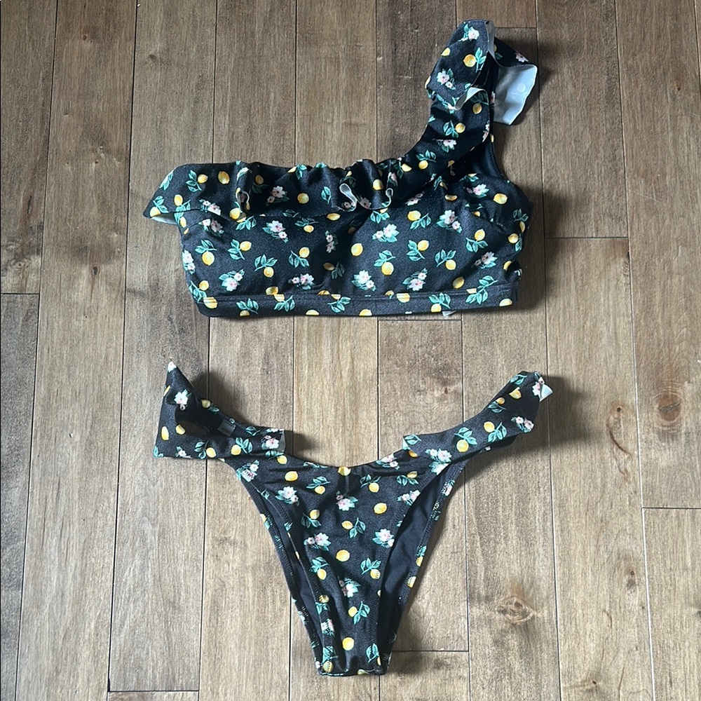 Victoria’s Secret Swimwear Set - Floral & Lemons (M top / S bottom)